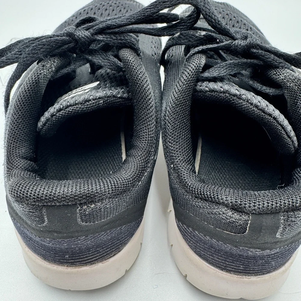 Nike Black Free RN Tennis shoes